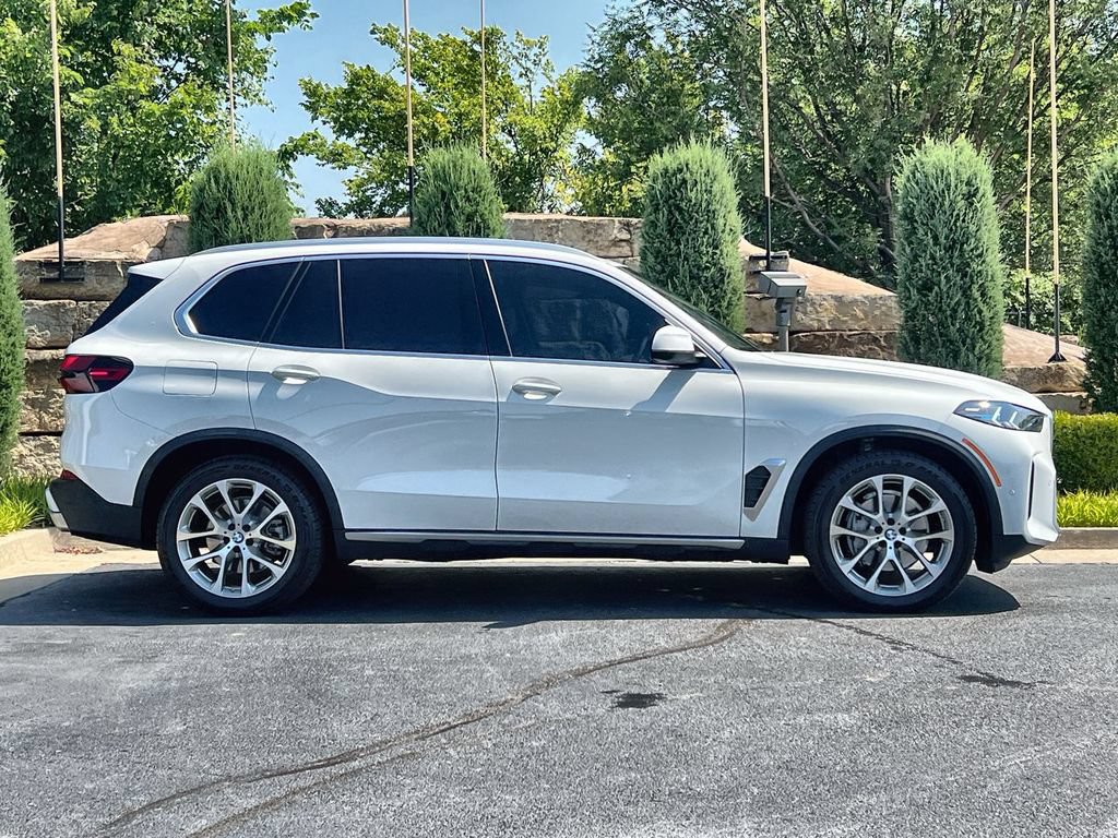 Used 2024 BMW X5 xDrive40i w/ Premium Package AWD/4WD image 6