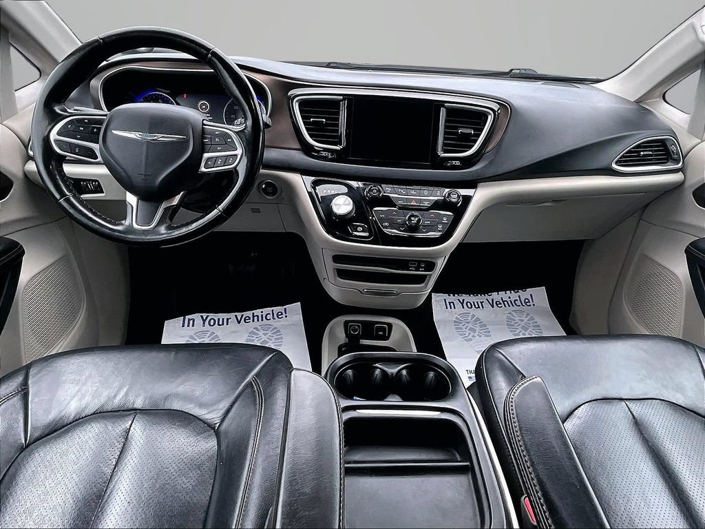 Used 2019 Chrysler Pacifica Touring-L w/ Advanced Safetytec Group FWD image 15
