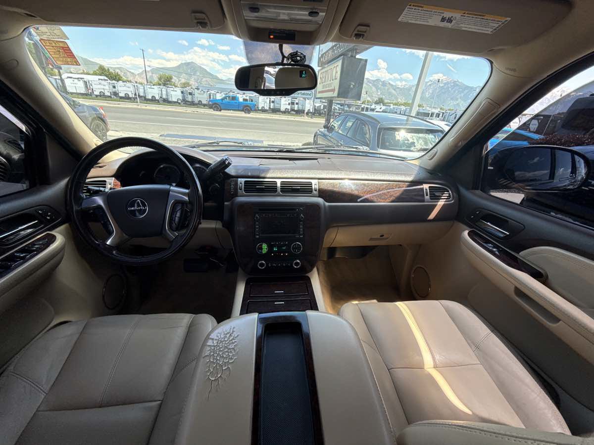 Used 2007 GMC Yukon Denali AWD/4WD image 16