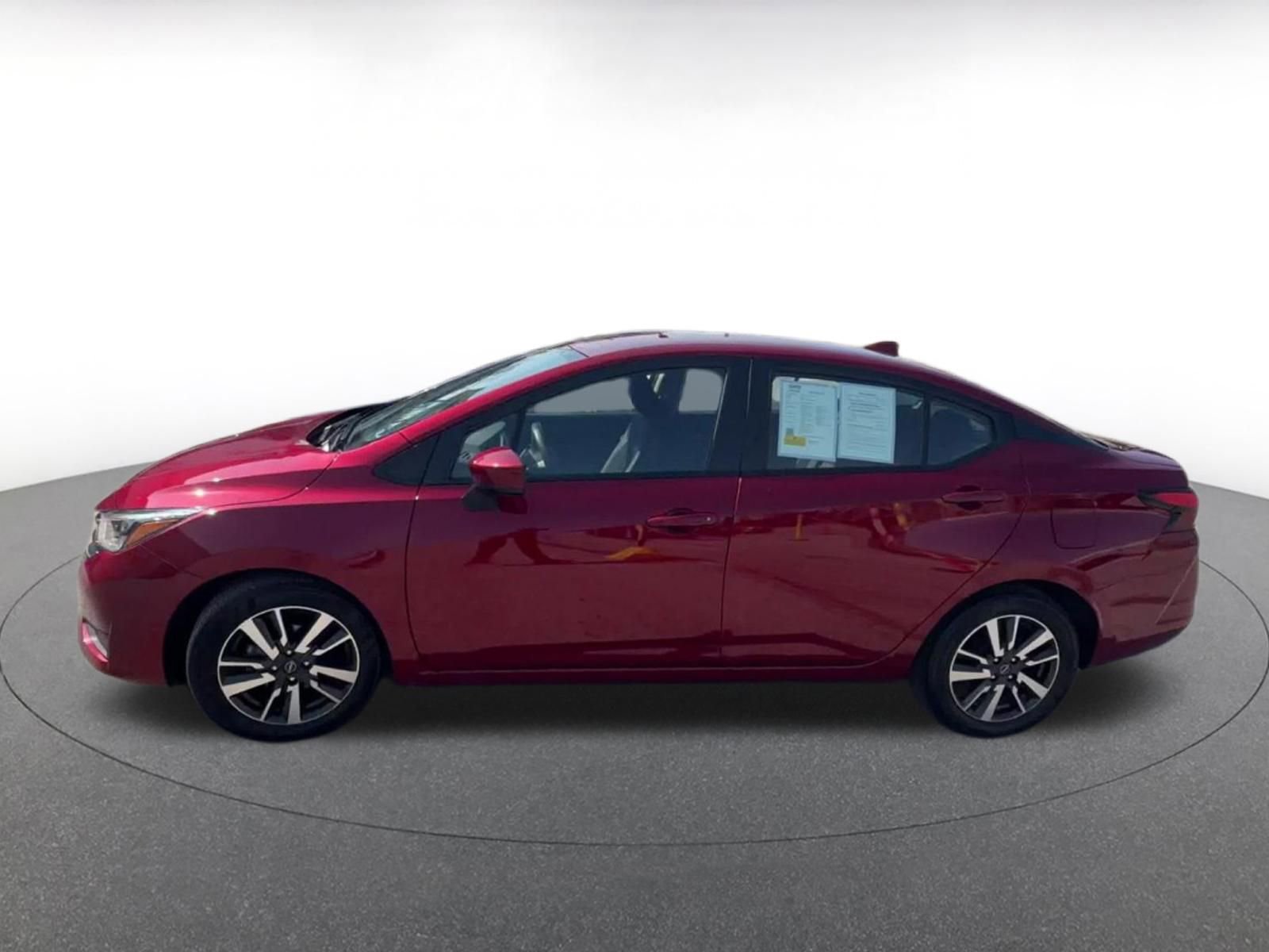 Used 2025 Nissan Versa SV FWD image 4