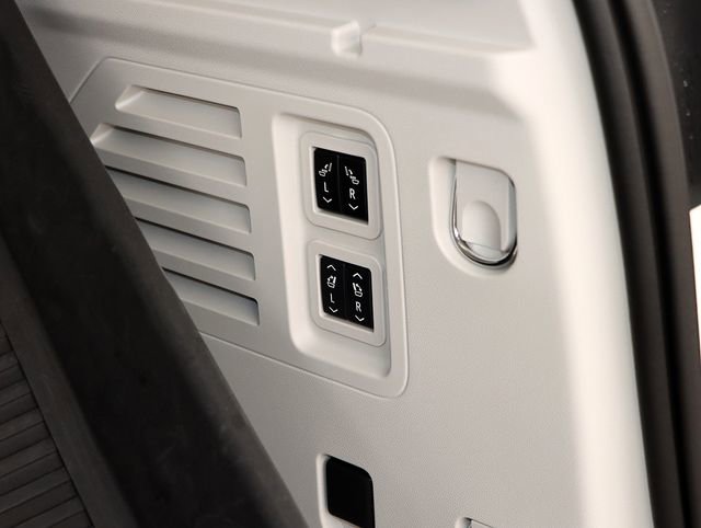 Certified 2024 GMC Acadia Denali w/ Super Cruise Package image 29