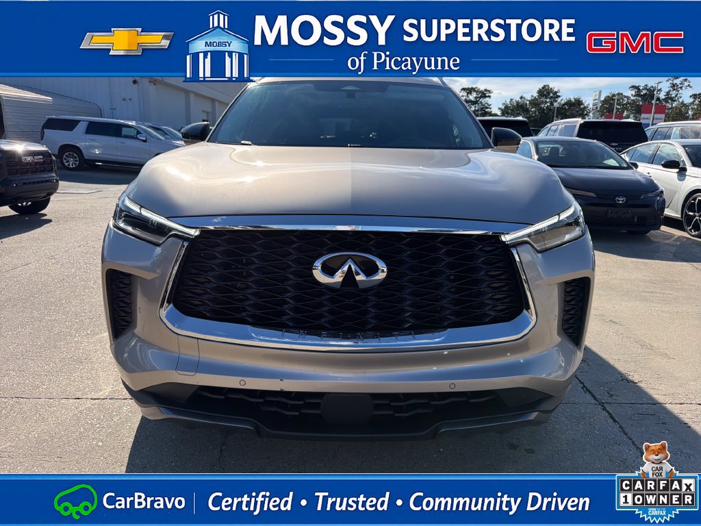 Used 2023 INFINITI QX60 Sensory w/ Cargo Package FWD image 11