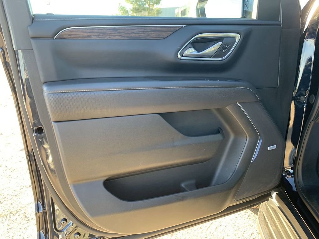 Used 2024 Chevrolet Suburban Premier image 20
