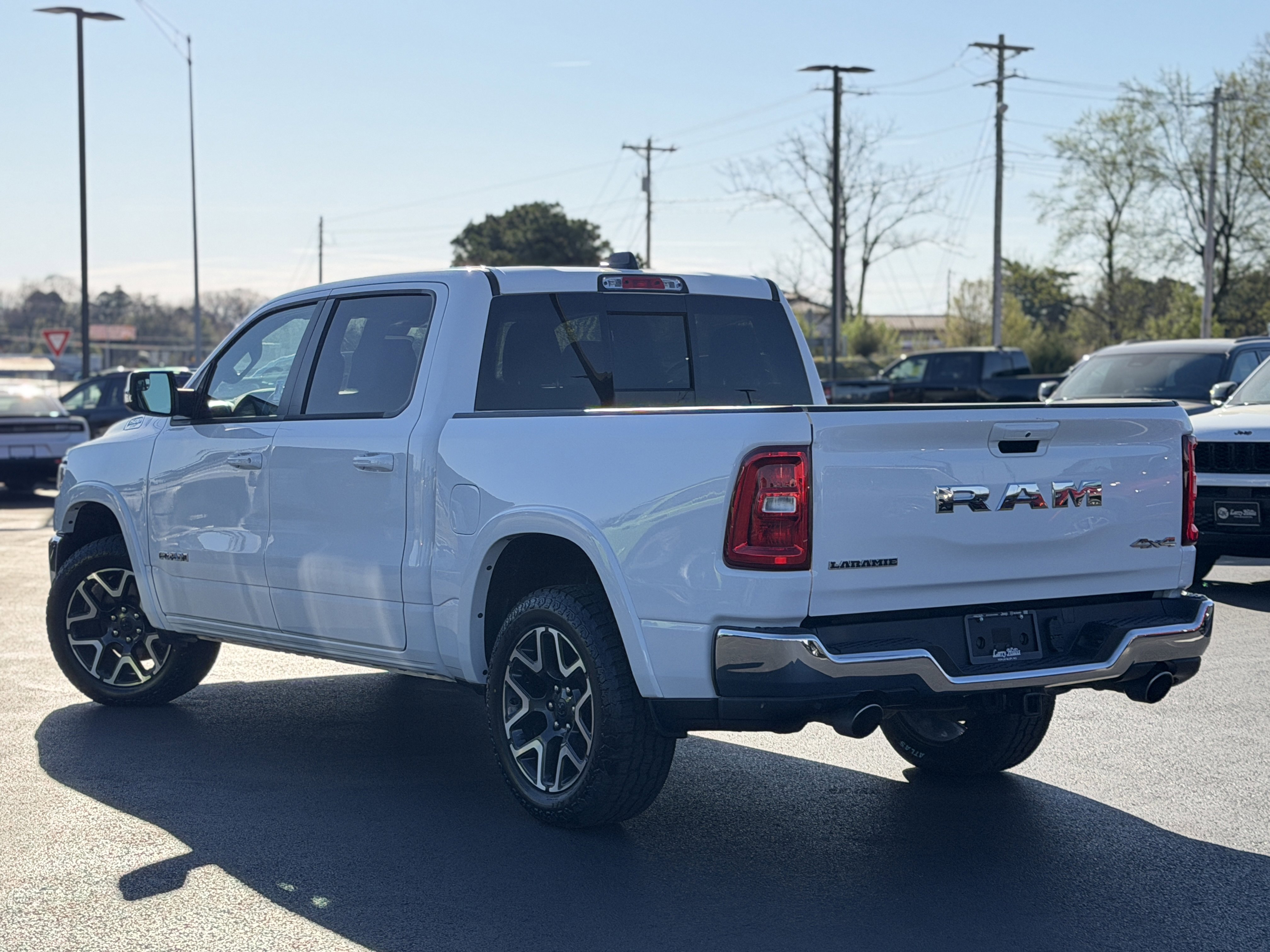Used 2025 RAM 1500 Laramie AWD/4WD image 7