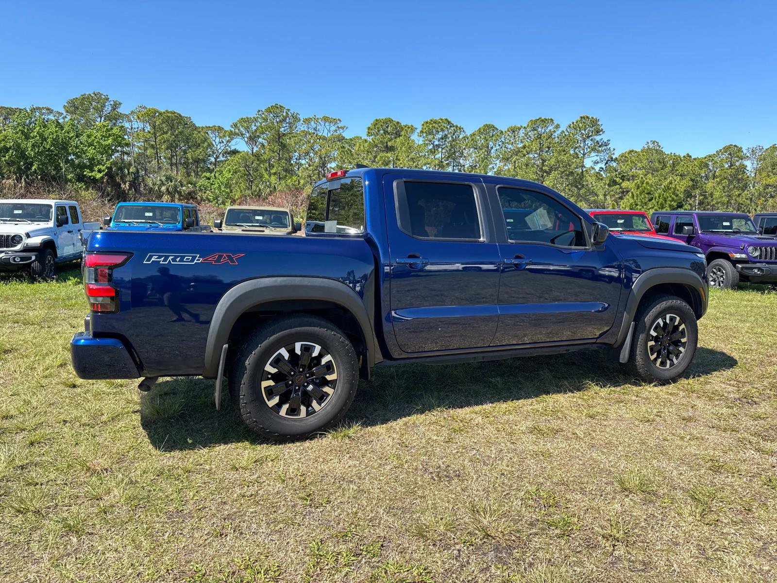 Used 2023 Nissan Frontier PRO-4X w/ Technology Package image 3