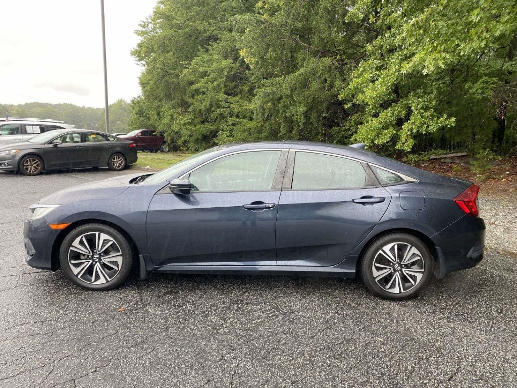 Used 2017 Honda Civic EX-T image 2