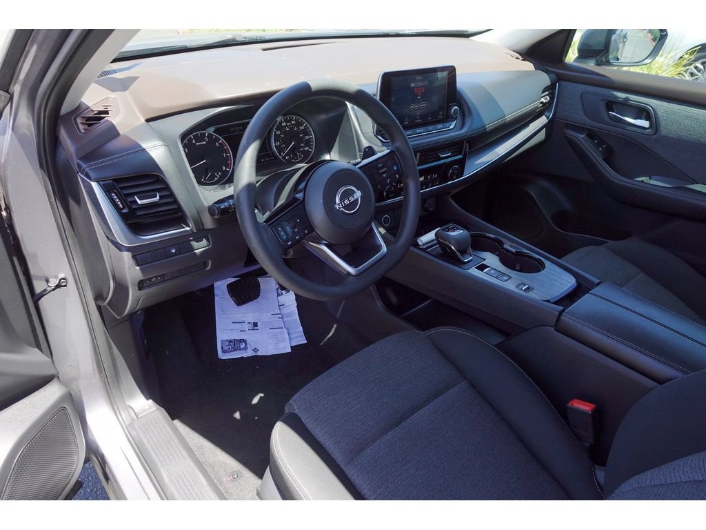 Used 2022 Nissan Rogue SV FWD image 9