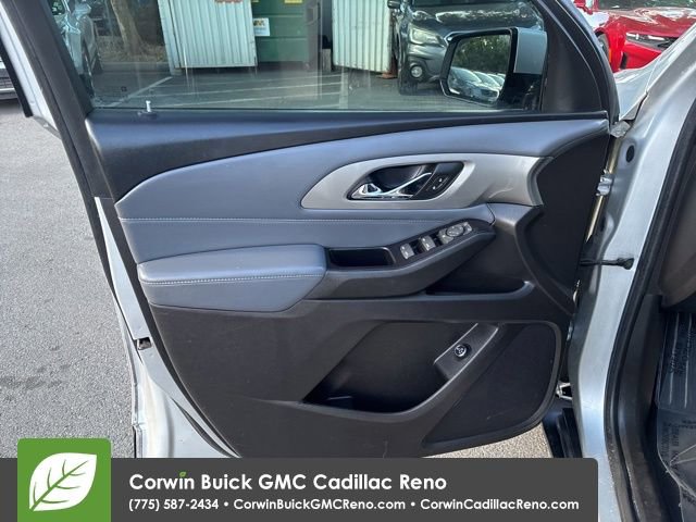 Used 2018 Chevrolet Traverse LT w/ LPO, Black Accent Package AWD/4WD image 13