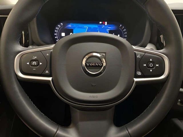Used 2025 Volvo XC60 B5 Core AWD/4WD image 46