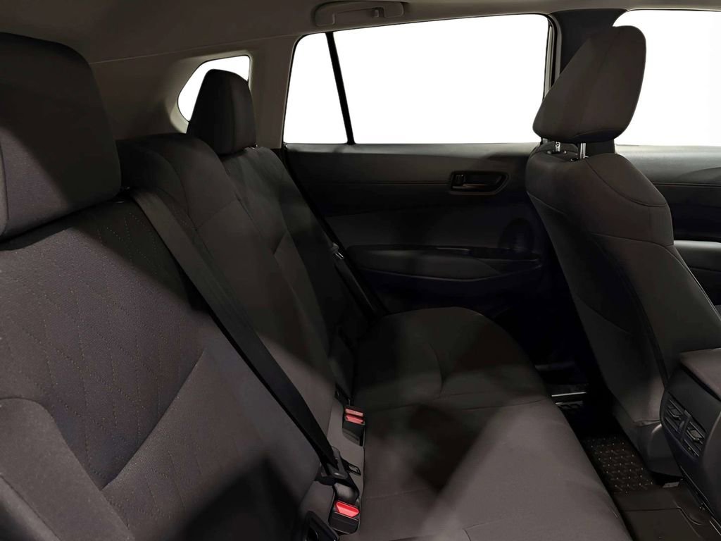 Used 2025 Toyota Corolla Cross LE AWD/4WD image 14
