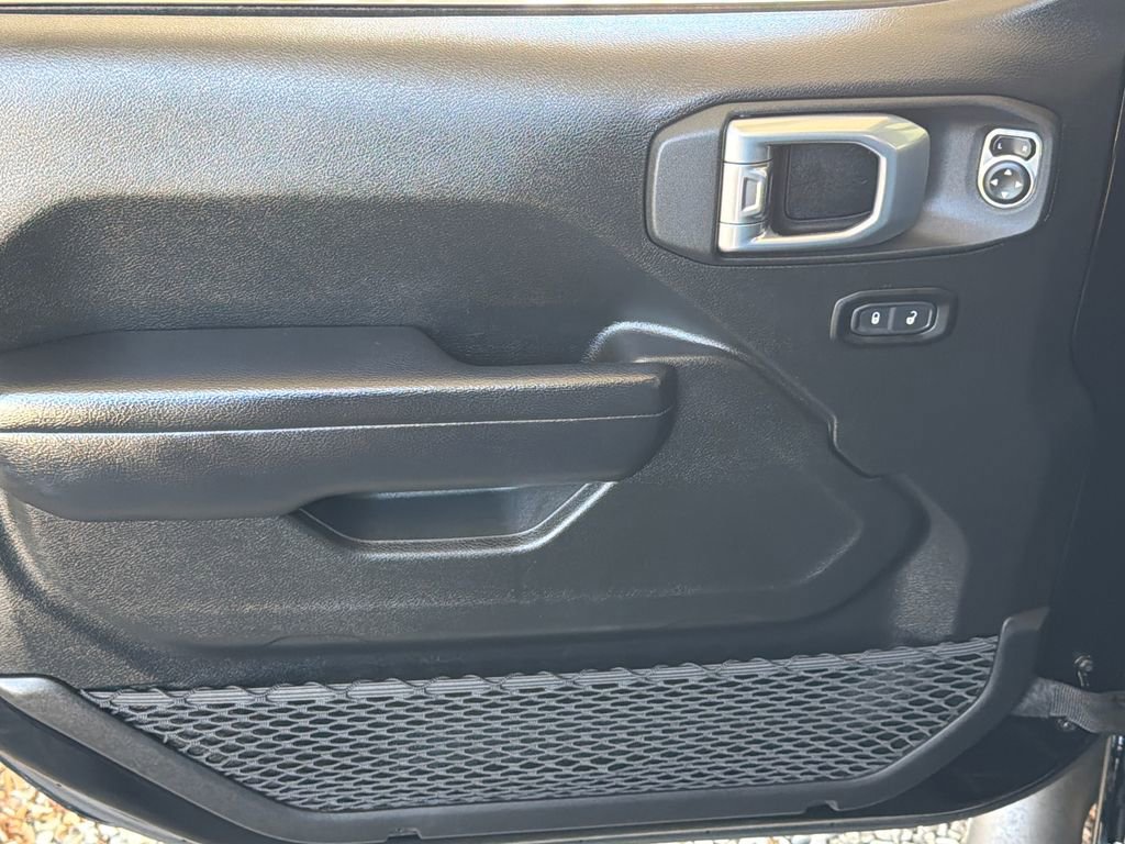 Used 2021 Jeep Gladiator Sport AWD/4WD image 3