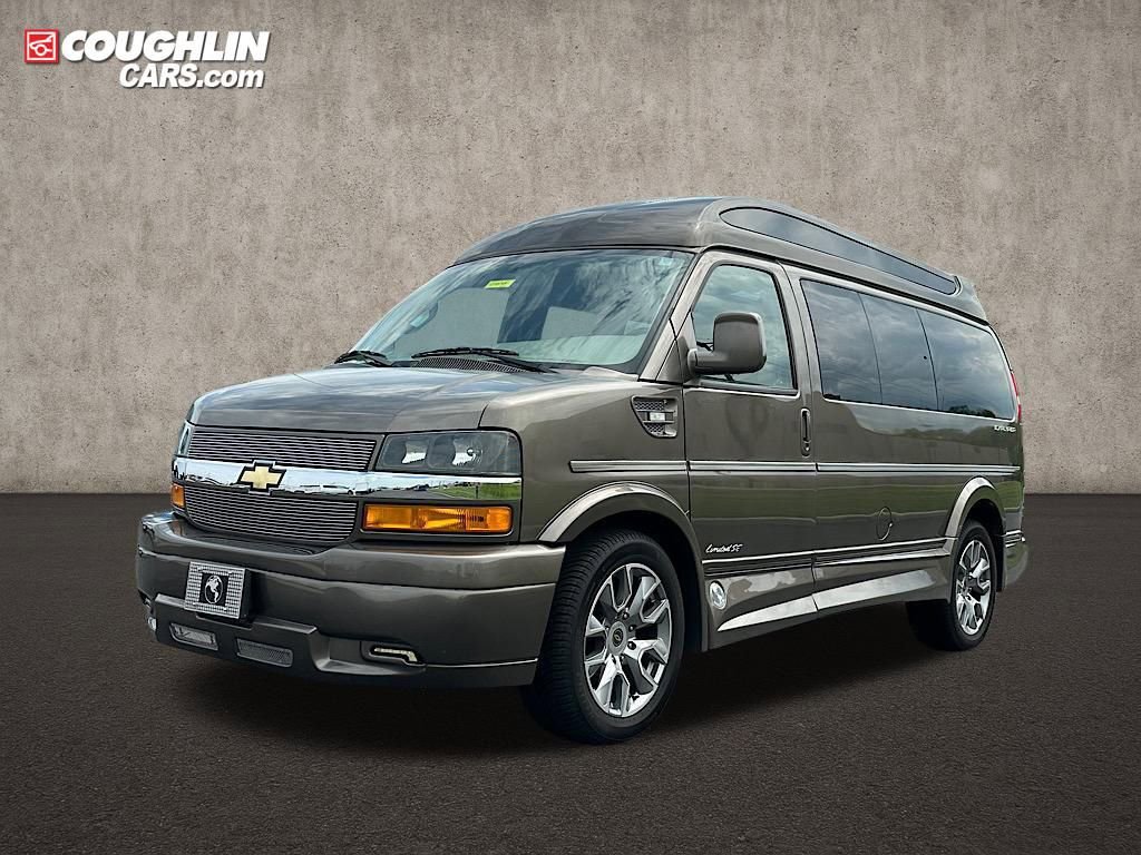 Used 2023 Chevrolet Express 2500 image 3