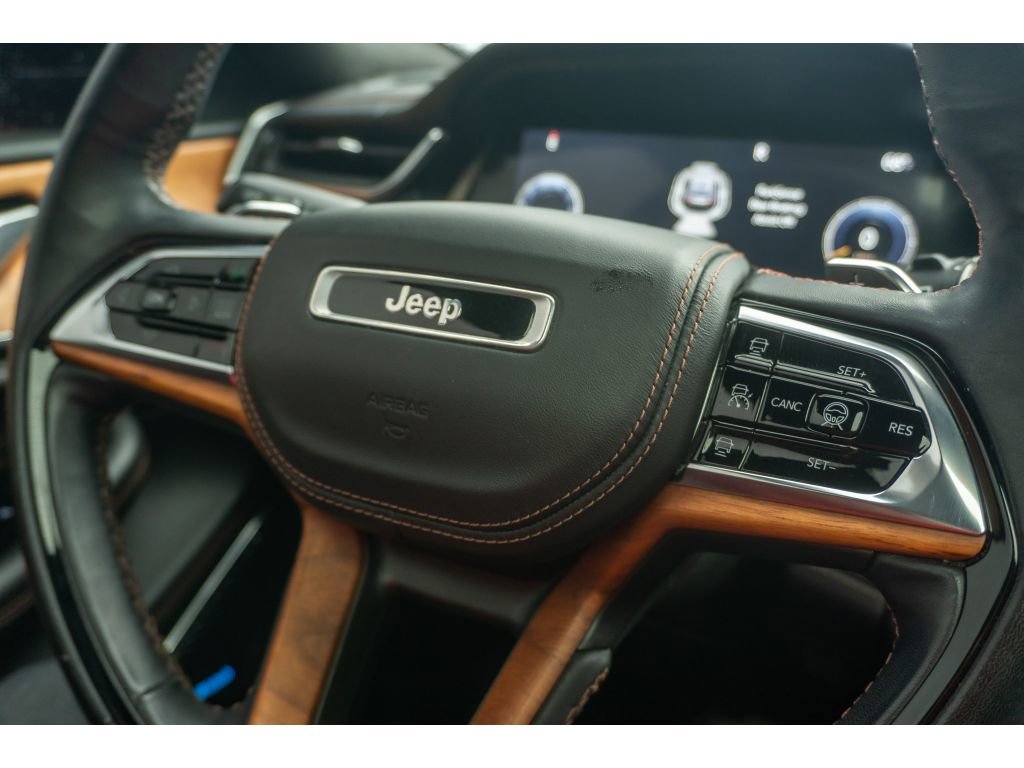 Used 2022 Jeep Grand Cherokee L Summit AWD/4WD image 33