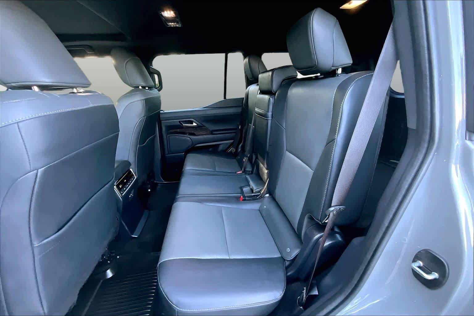 Used 2024 Lexus GX 550 w/ Accessory Package (Z1) AWD/4WD image 20