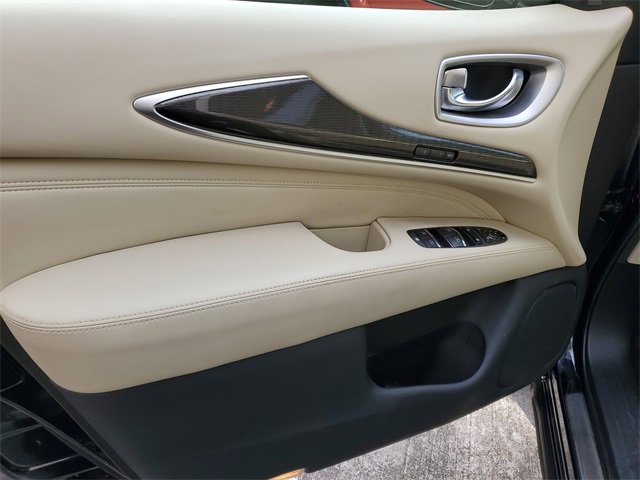 Used 2020 INFINITI QX60 Luxe w/ Essential Package image 19