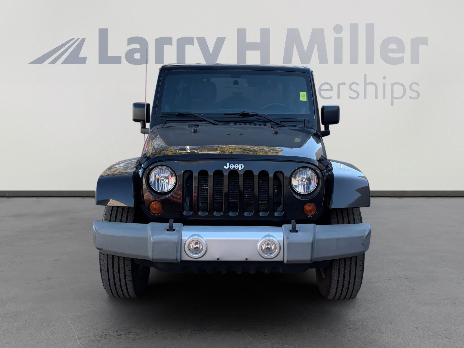 Used 2012 Jeep Wrangler Unlimited Sahara w/ Connectivity Group image 8