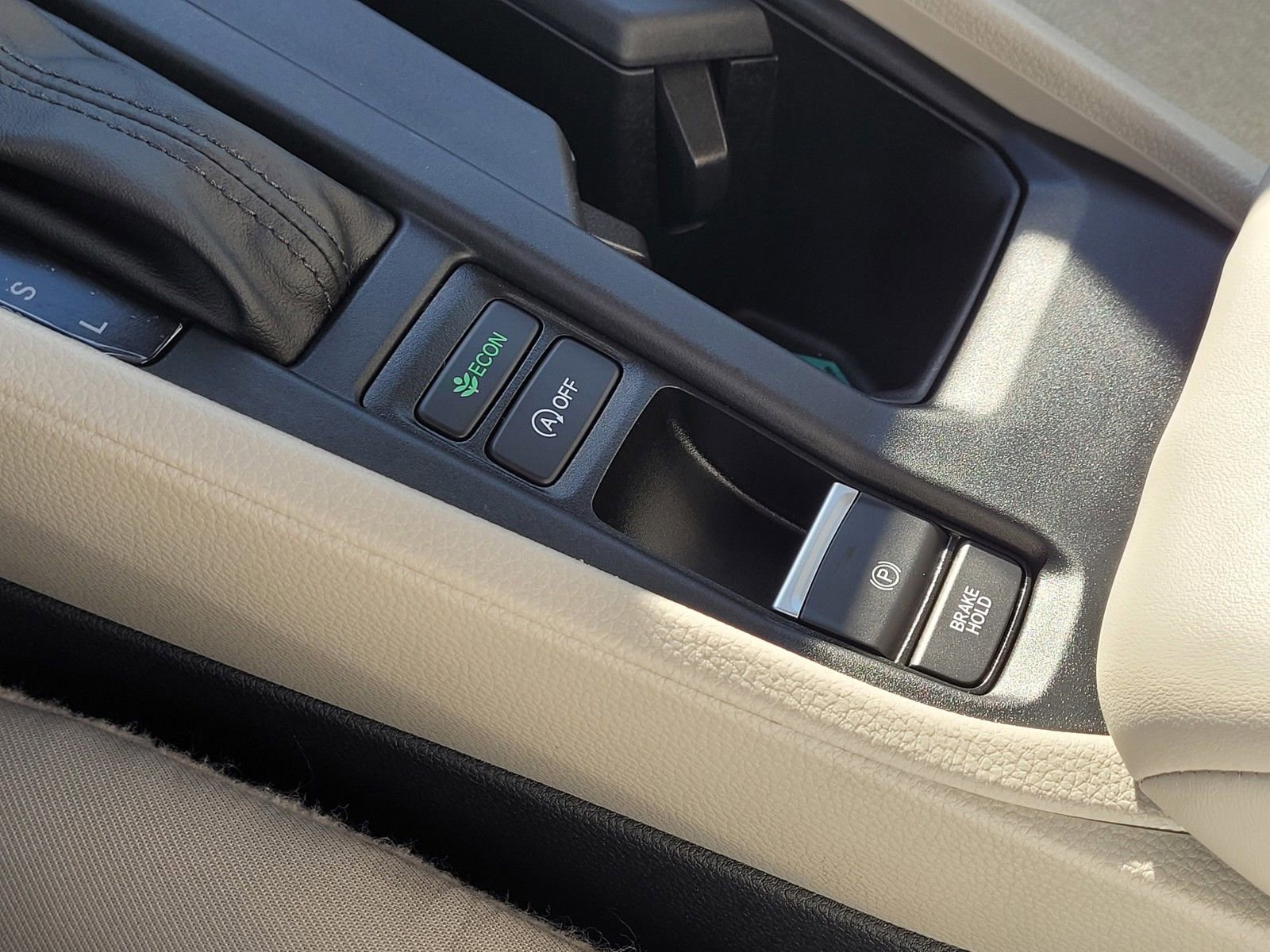 Certified 2025 Honda Accord LX image 27