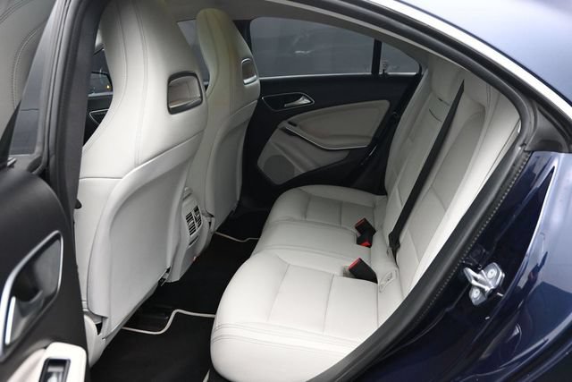 Used 2019 Mercedes-Benz CLA 250 4MATIC image 8