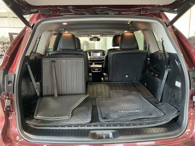 Used 2017 Toyota Highlander Limited AWD/4WD image 21