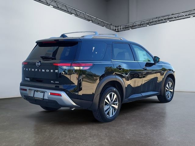 New 2025 Nissan Pathfinder SL image 3
