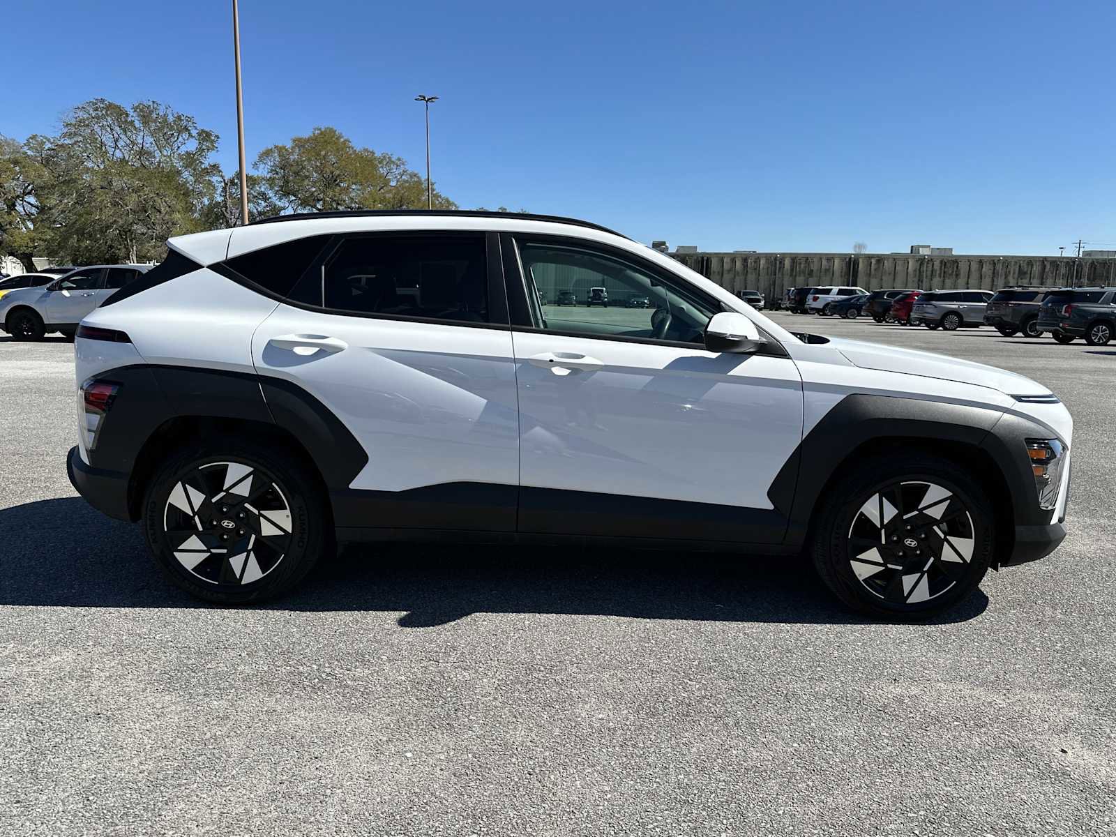 Certified 2025 Hyundai Kona SEL FWD image 10