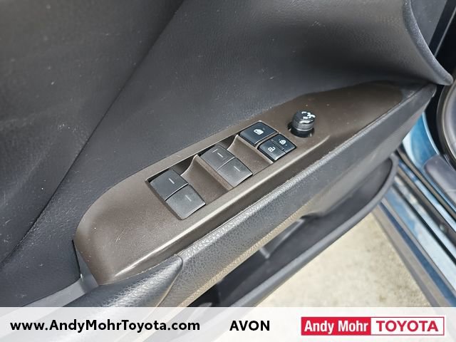 Used 2021 Toyota Camry SE image 12