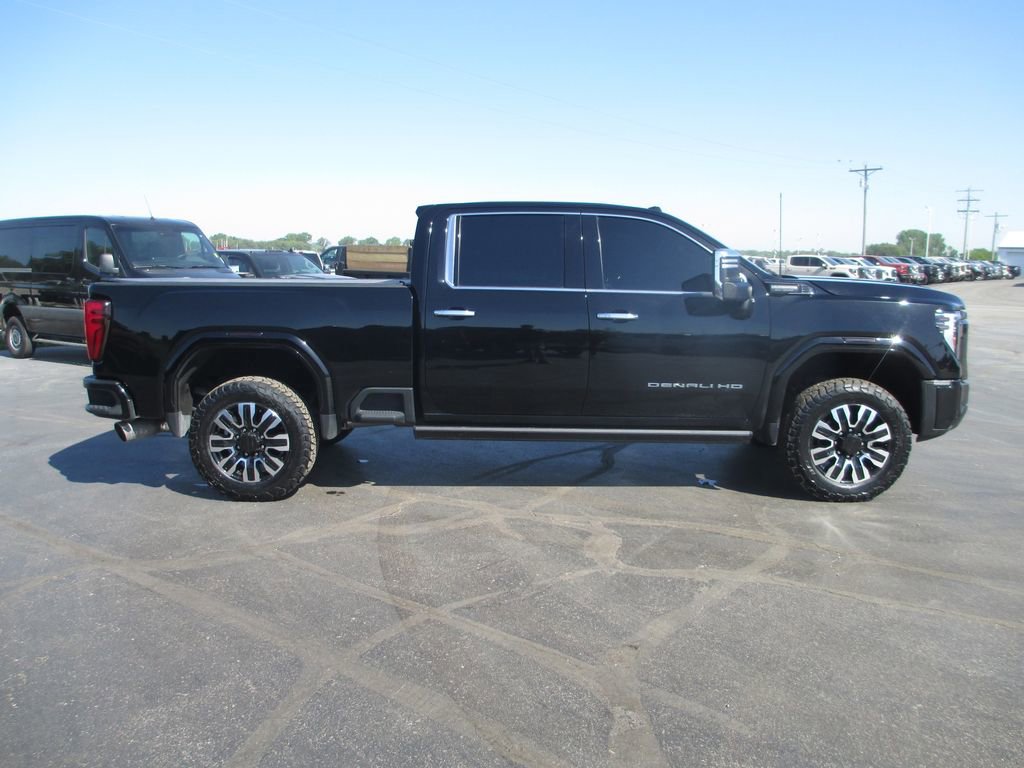 Used 2024 GMC Sierra 2500 Denali Ultimate AWD/4WD image 5