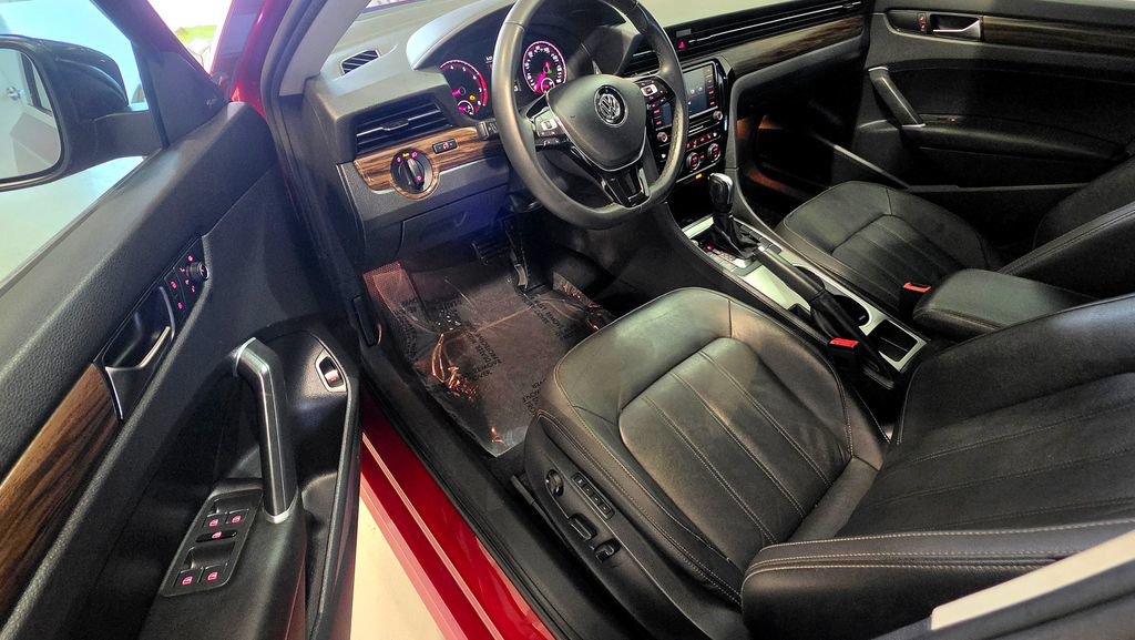 Used 2022 Volkswagen Passat 2.0T FWD image 15