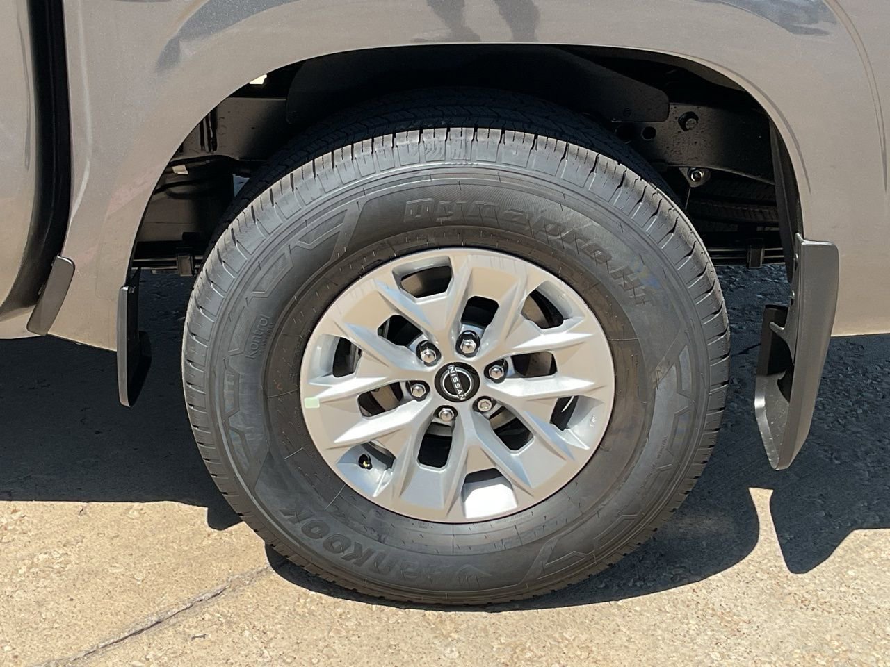 New 2026 Nissan Frontier S image 8