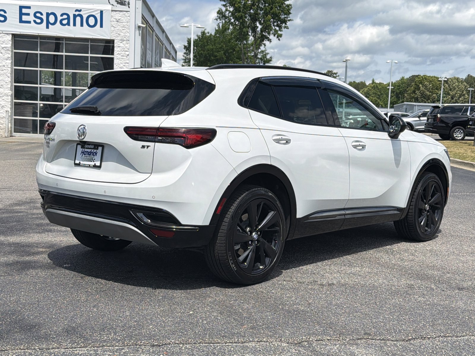Used 2023 Buick Envision Essence w/ Sport Touring Package FWD image 15
