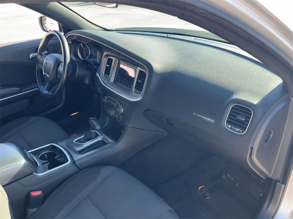 Used 2022 Dodge Charger SXT image 32