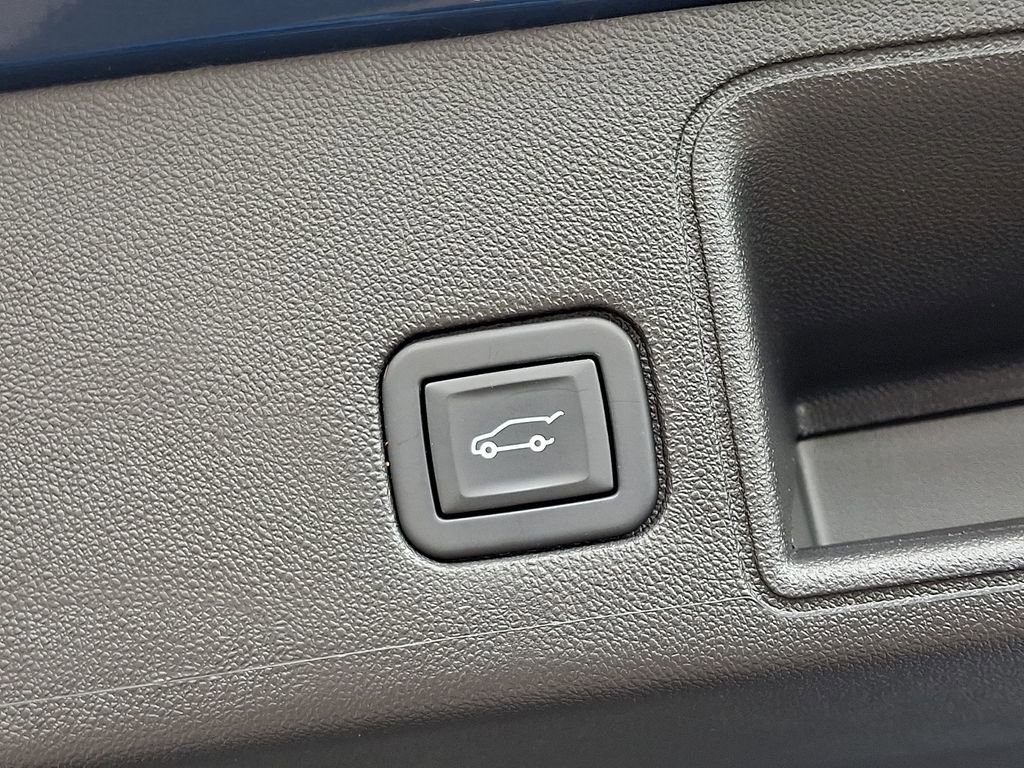 Certified 2022 GMC Terrain SLT w/ Tech Package image 28