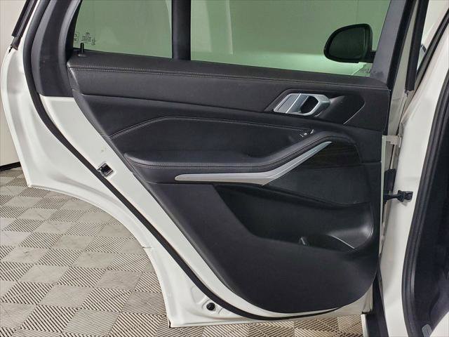 Used 2025 BMW X5 xDrive40i w/ Parking Assistance Package AWD/4WD image 26