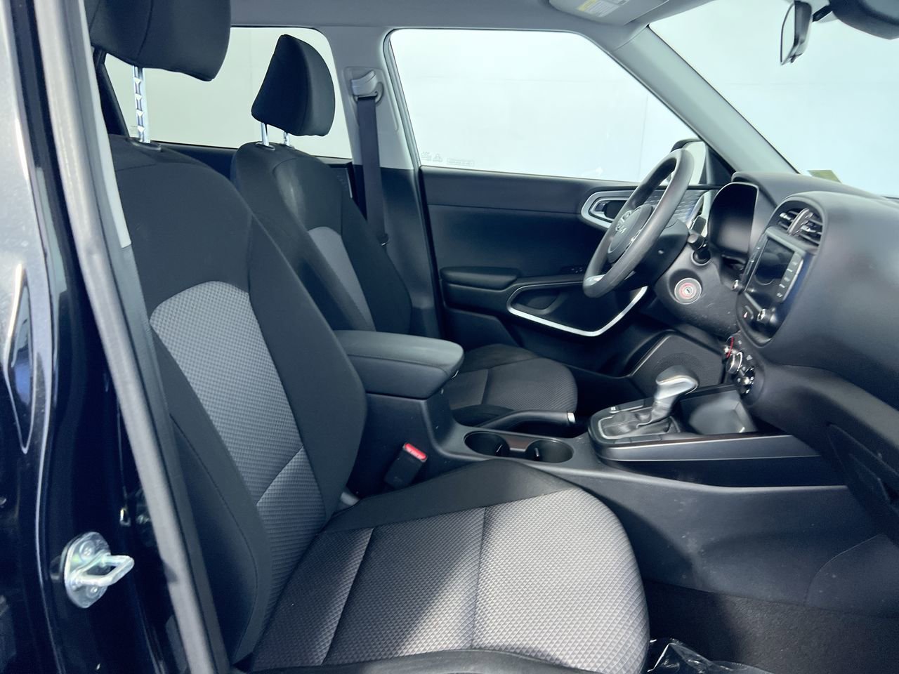 Certified 2024 Kia Soul LX w/ Option Group 015 FWD image 27