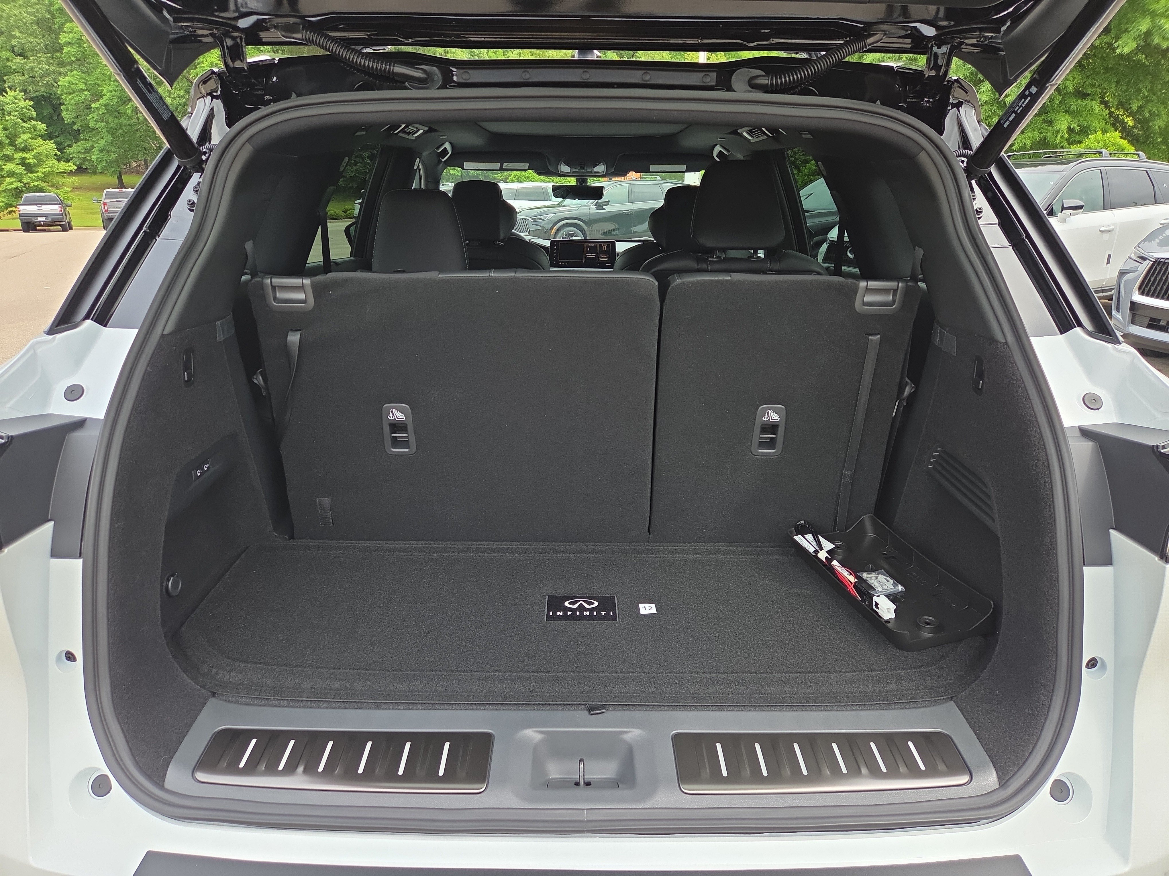 New 2027 INFINITI QX60 Autograph w/ Dark Cargo Package AWD/4WD image 9