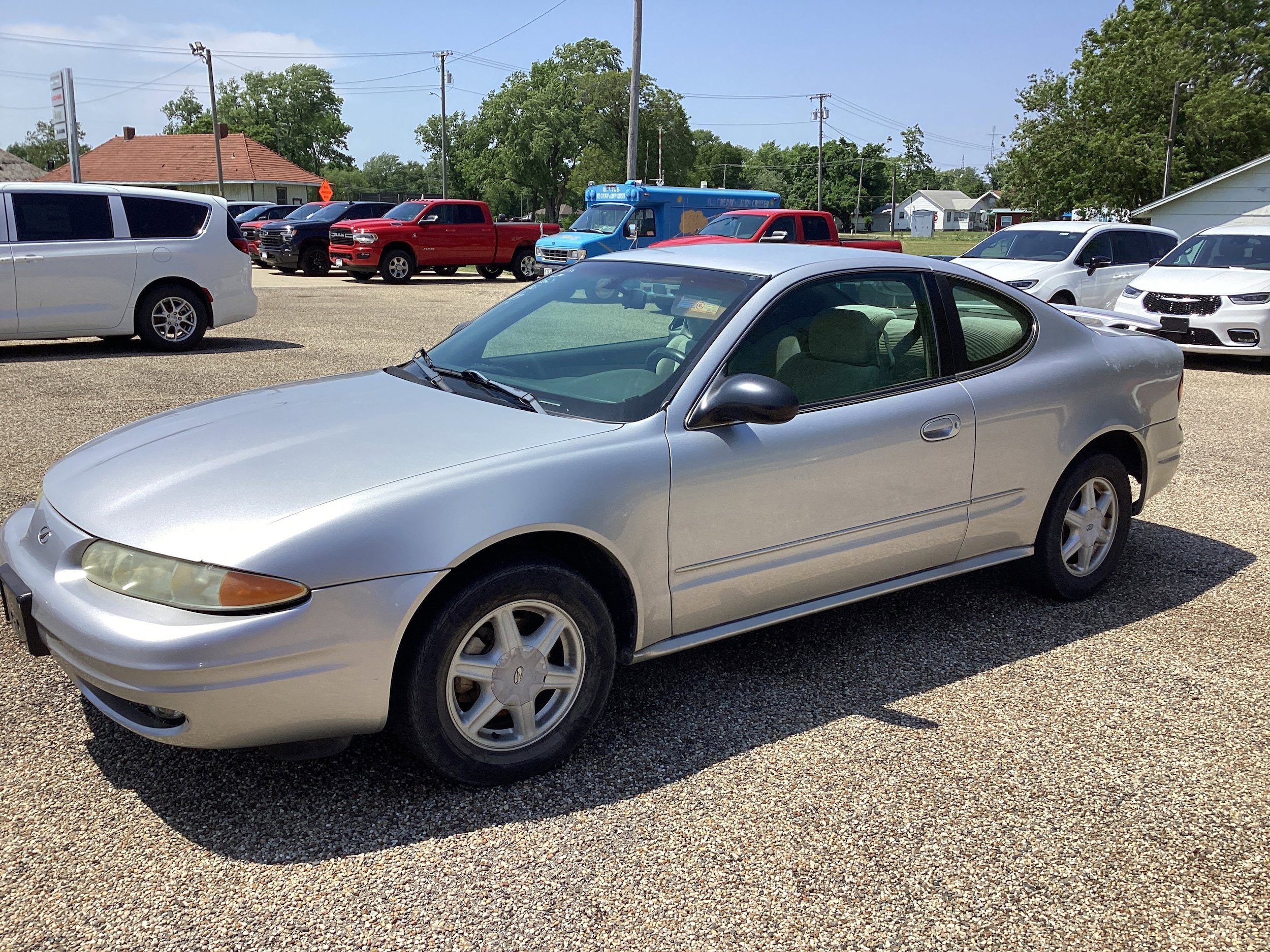 Used 2003 Oldsmobile Alero GL FWD image 1