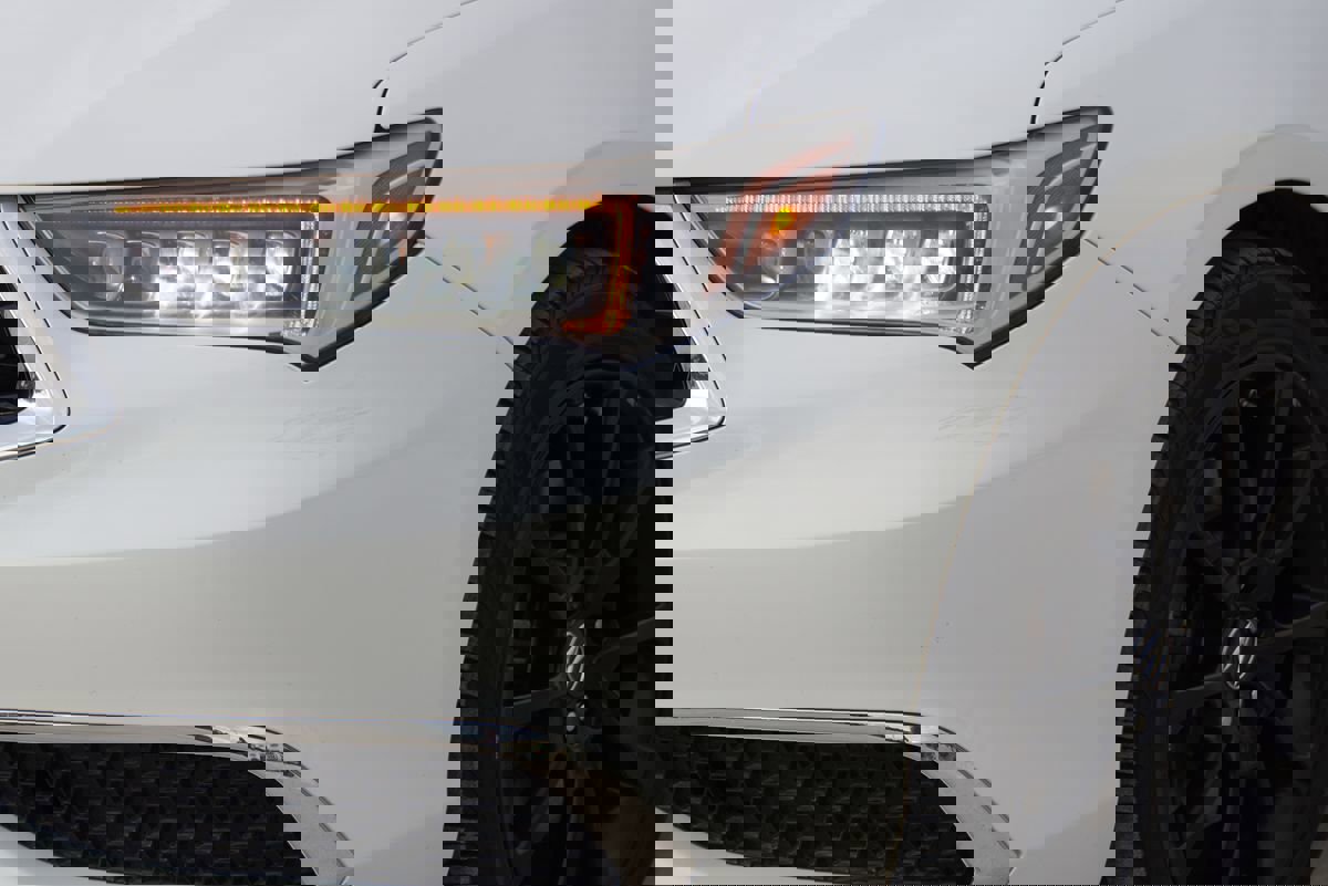 Used 2019 Acura TLX V6 image 2