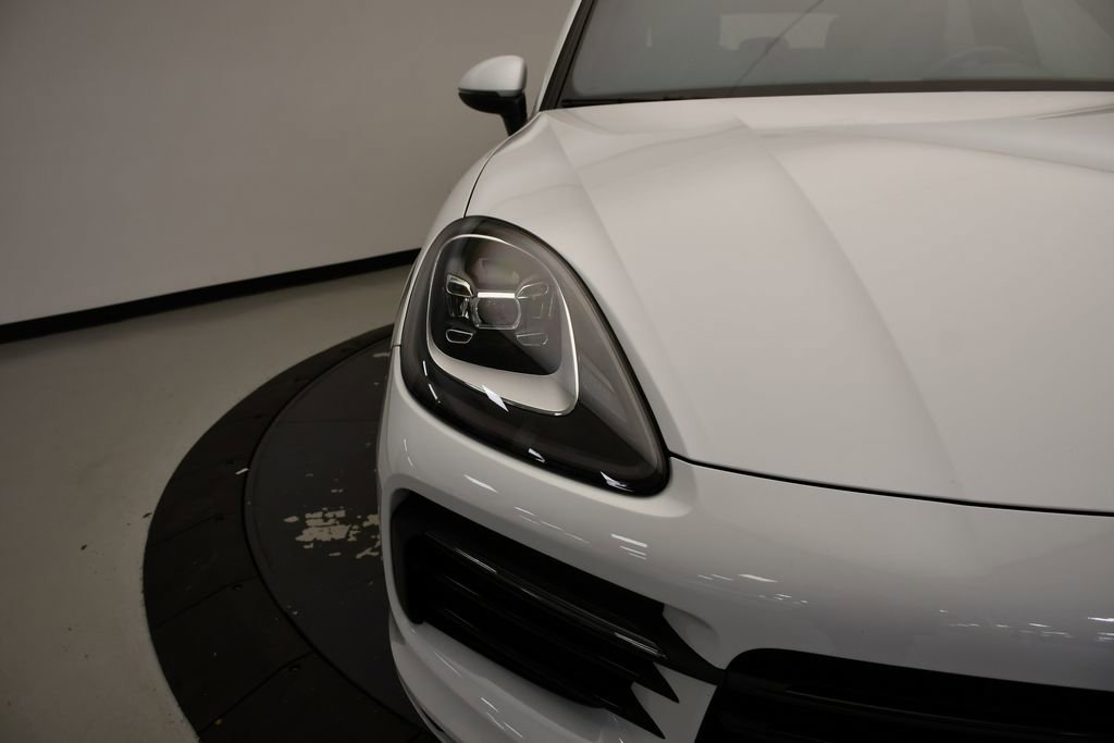 Used 2022 Porsche Cayenne image 14