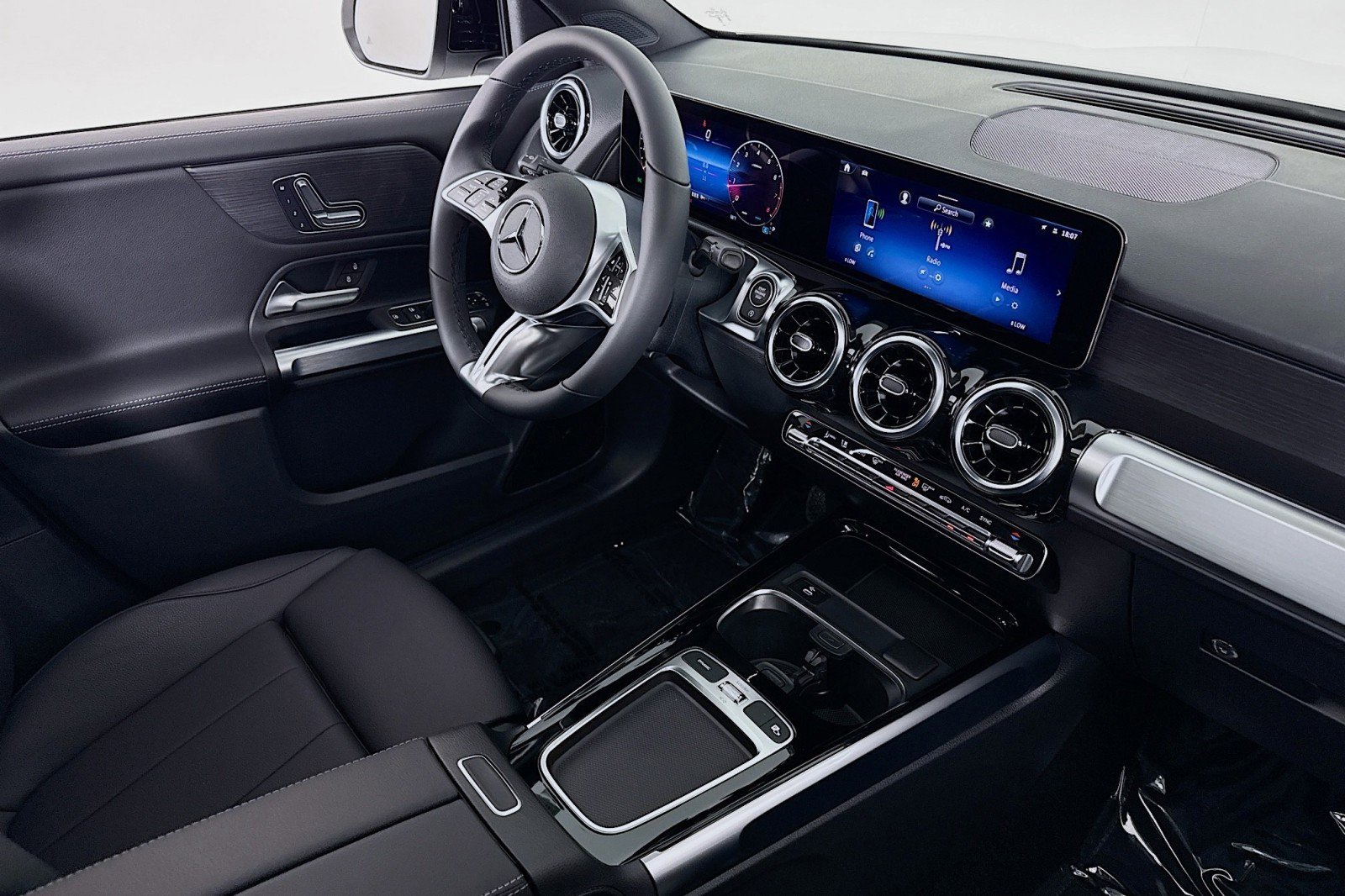 New 2026 Mercedes-Benz GLB 250 image 15