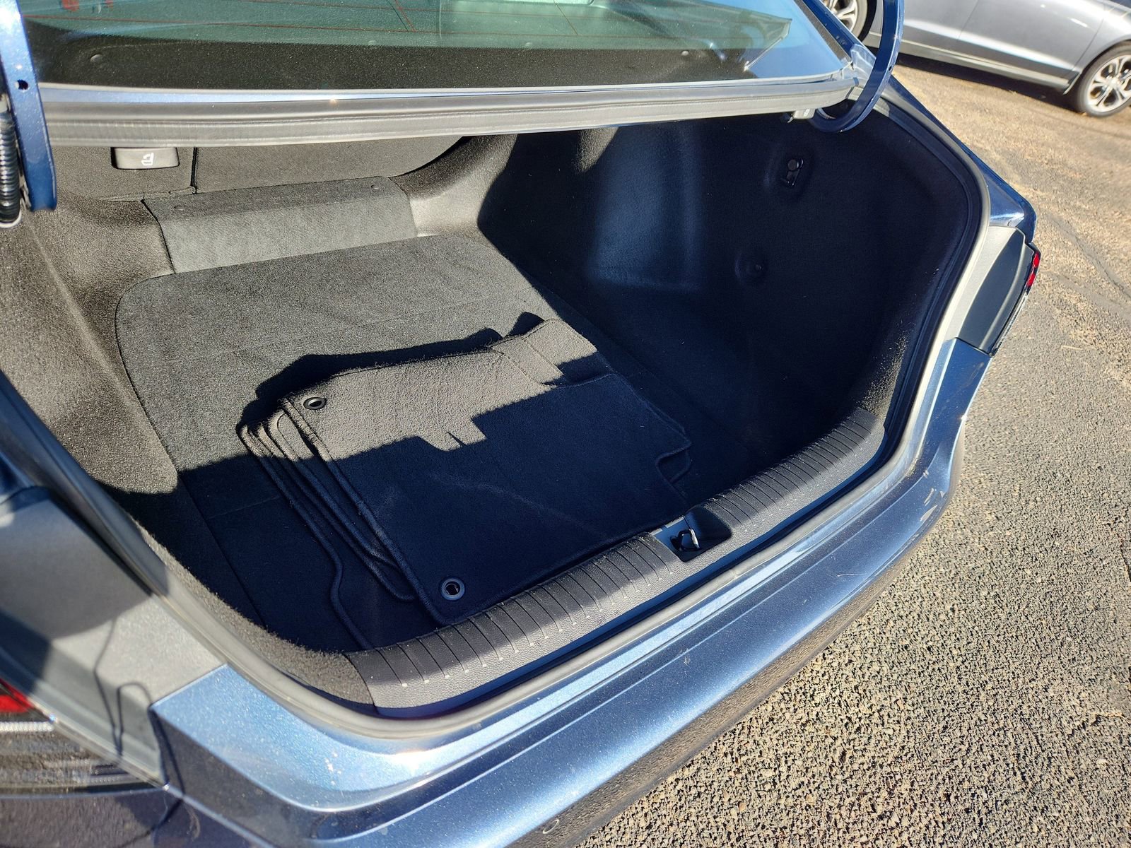 Used 2023 Honda Accord EX-L image 9