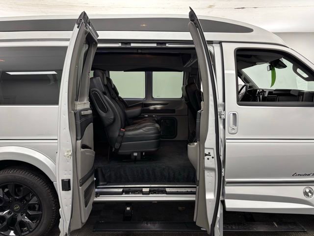 Used 2024 Chevrolet Express 2500 w/ Driver Convenience Package image 7