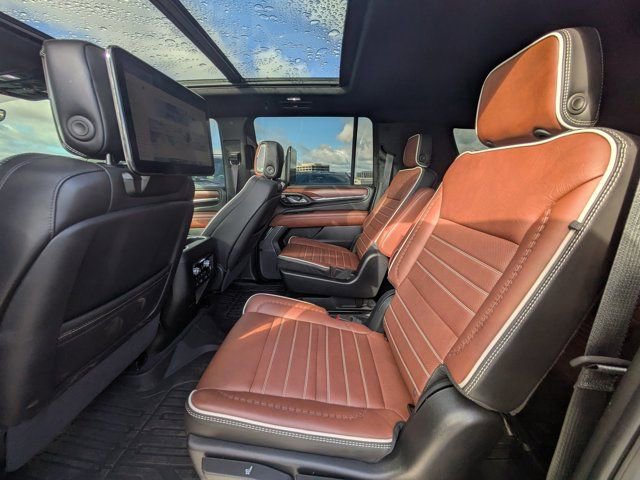 Used 2024 GMC Yukon XL Denali Ultimate image 11