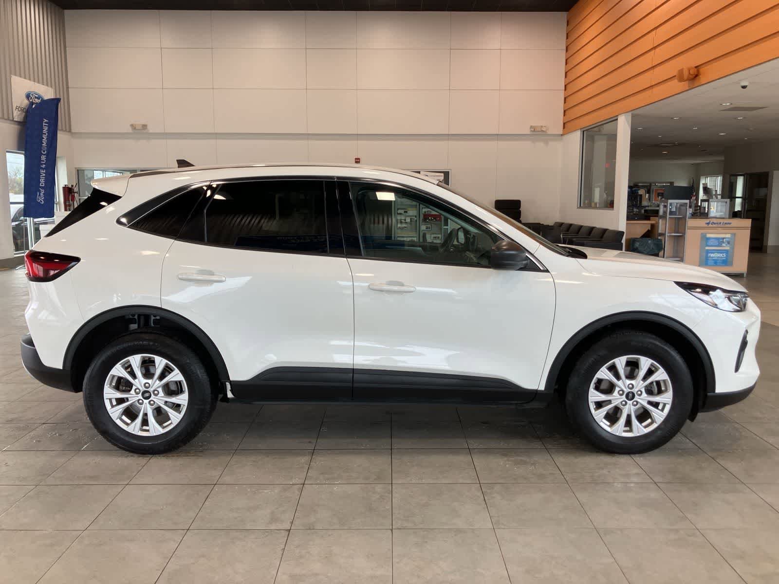 Used 2023 Ford Escape Active AWD/4WD image 4