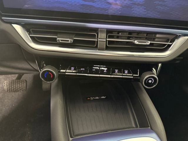 Used 2025 Chevrolet Equinox EV LT w/ Convenience Package image 23