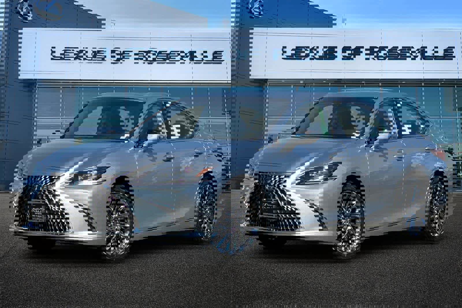 New 2025 Lexus ES 300h w/ Luxury Package