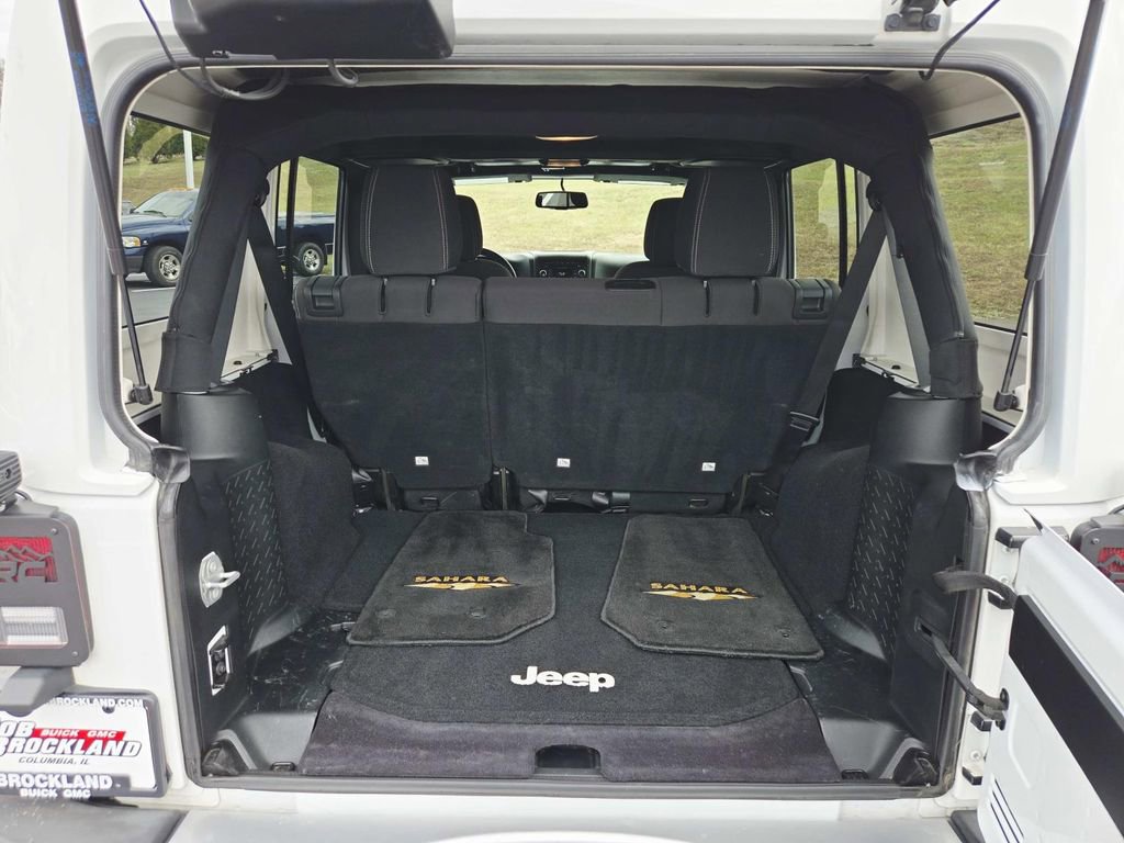 Used 2017 Jeep Wrangler Unlimited Sahara w/ Max Tow Package image 14