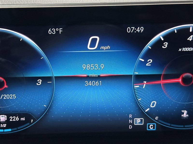 Used 2021 Mercedes-Benz GLB 250 4MATIC image 25