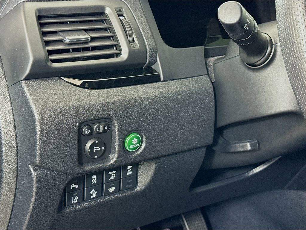 Used 2025 Honda Ridgeline Black Edition image 10