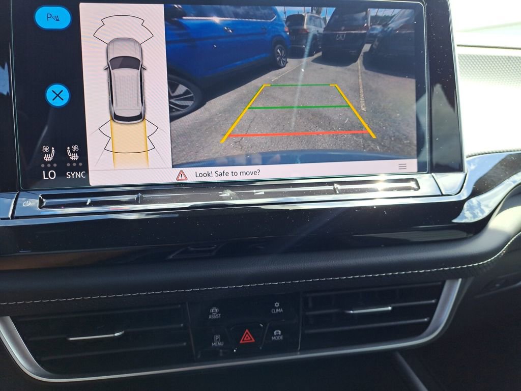 New 2026 Volkswagen Atlas Cross Sport SEL R-Line image 10