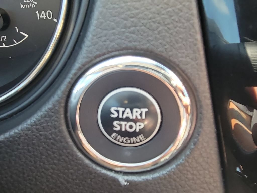 Used 2022 Nissan Rogue Sport SV FWD image 16